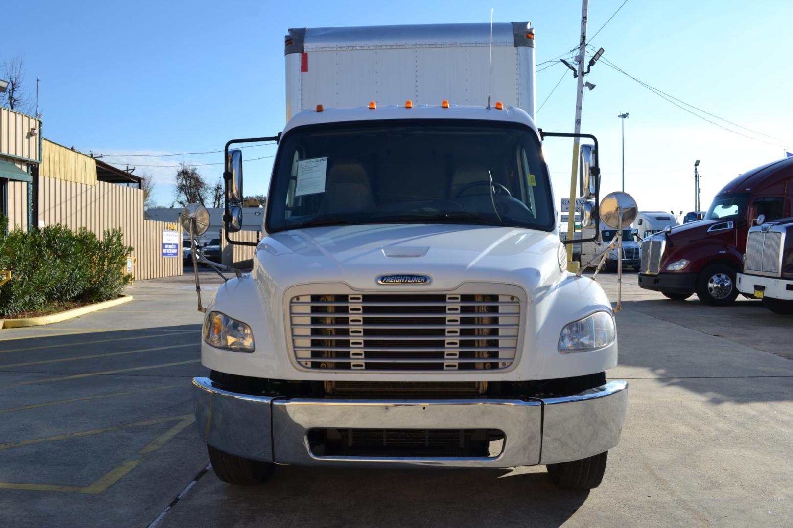 2017 WHITE /BLACK FREIGHTLINER M2-106 with an CUMMINS ISB 6.7L 260HP engine, ALLISON 2500RDS AUTOMATIC transmission, located at 9172 North Fwy, Houston, TX, 77037, (713) 910-6868, 29.887470, -95.411903 - 26,000LB GVWR NON CDL , MORGAN 26FT BOX, 13FT CLEARANCE, HEIGHT 103" X WIDTH 102", AIR RIDE, EXTENDED CAB BENCH SEAT, 80 GALLON FUEL TANK, POWER WINDOWS, LOCKS, & MIRRORS, COLD A/C, MAXON 3,000LB CAPACITY ALUMINUM LIFT GATE - Photo#1